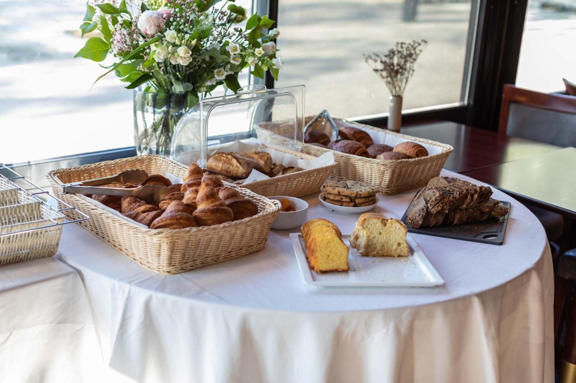 Le Paris Brest Hotel
