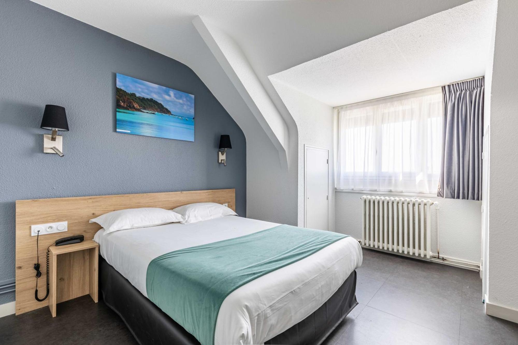 Le Paris Brest Hotel